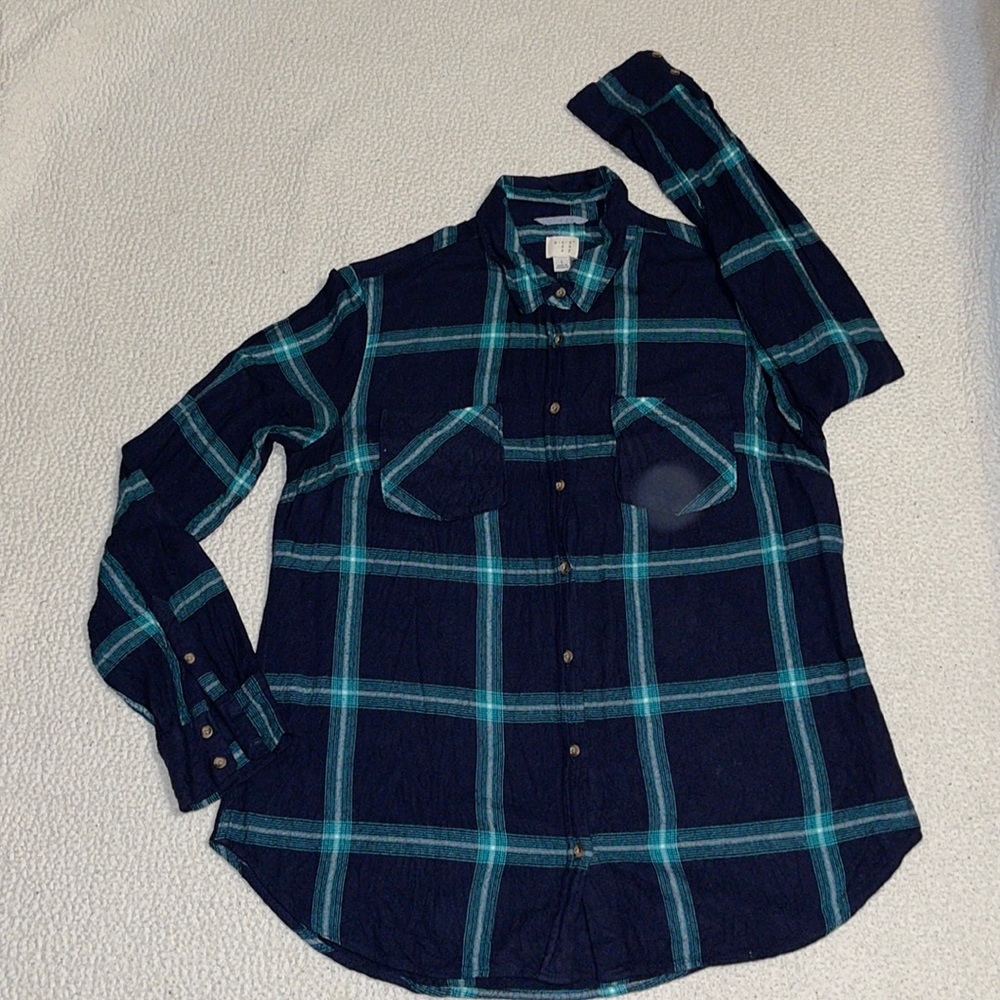 Women’s Button Up Plaid Shirt - Gently Worn!